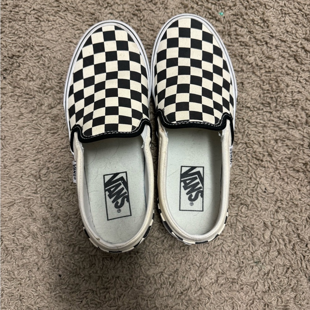 Women’s size 6, black and white checkered vans